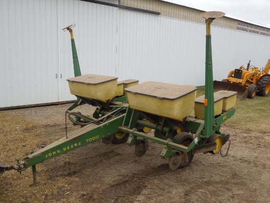 John Deere 7000, 4 Row 36 inch Corn Planter with dry fertilizer and bean cups, w Dickey John Monitor