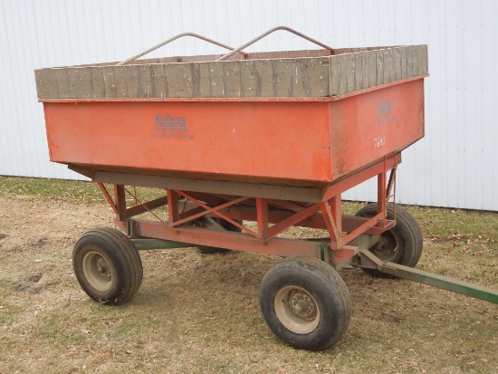 Killbros 350 gravity wagon on JD 1065 wagon with 12L 15 tires