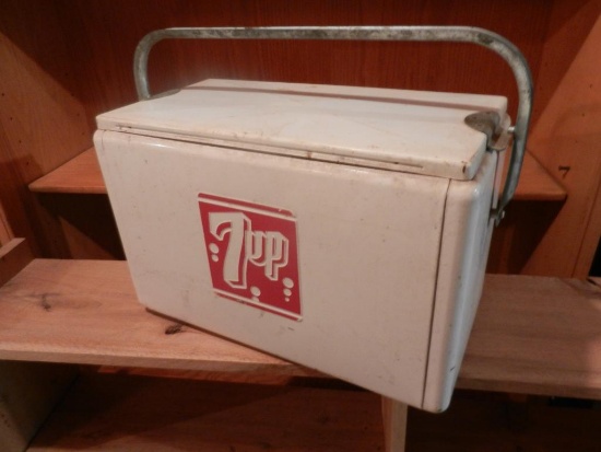 Vintage 7up Advertising Cooler 10" x 19" w carrying handles & lock top