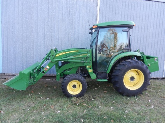 4320 John Deere Compact Utility Tractor, 4X4, MFWD, CAH, Radio, With 400CX Loader, 3pt Rock box,