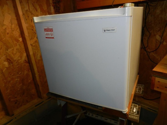 Mini Refrigerator Magic Chef
