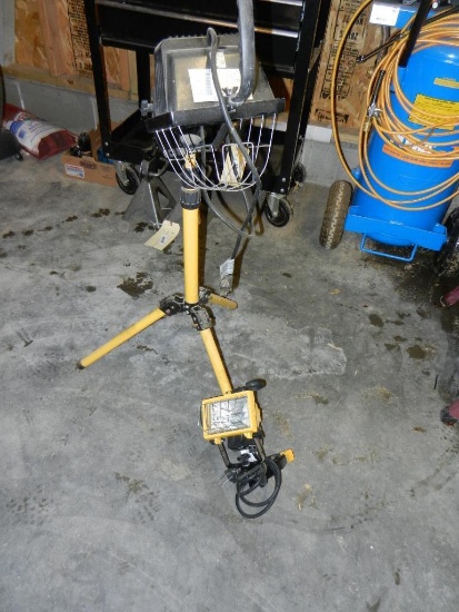 Work Lights (1) Floor Stand (1) Clip-on