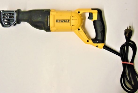 DEWALT DWE305 Reciprocating Saw