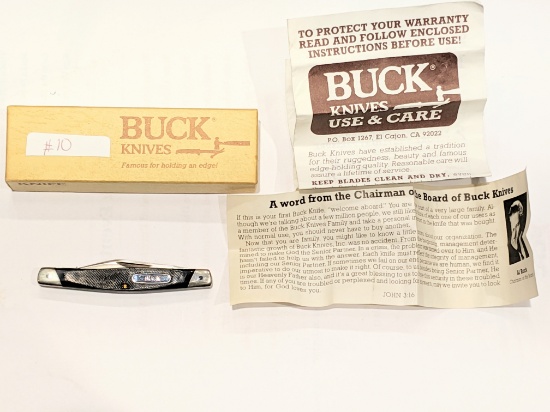 VINTAGE NEW IN BOX BUCK USA 305A