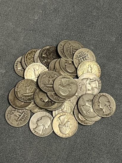 LOT OF 35 SILVER QUARTERS
