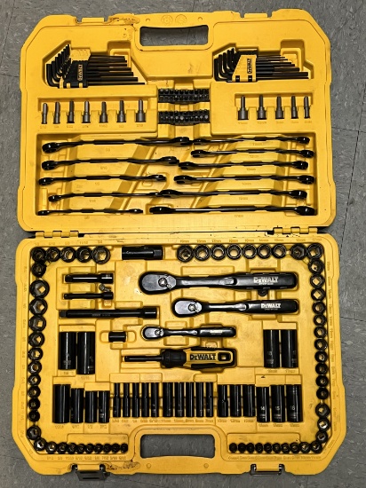 DEWALT MECHANICS TOOL SET