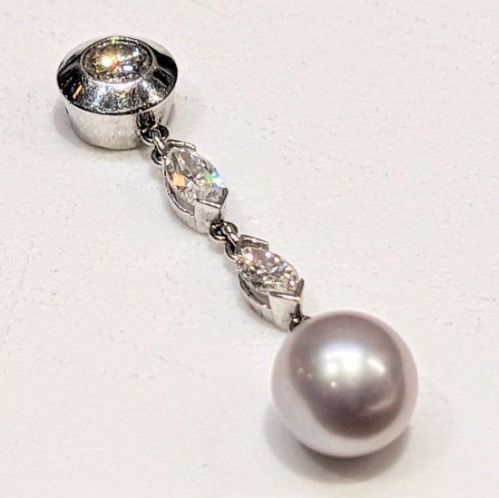 GORGEOUS 14K WHITE GOLD PENDANT SET WITH NATURAL PEARL AND 3 X DIAMONDS TOTALING ONE CARAT