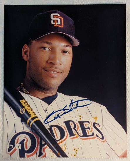 HOFer GARY SHEFFIELD SIGNED 8X10 IN PLAQUES (SPOTTING ON THE PHOTO)