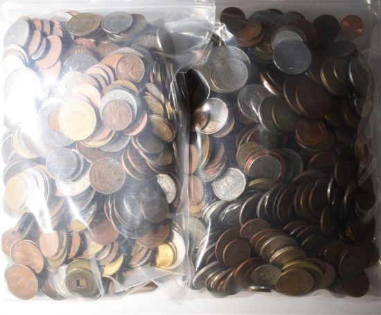 10 POUND LOT OF MIXED FOREIGN COINS