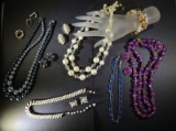VINTAGE JEWELRY LOT - SEE PHOTOS