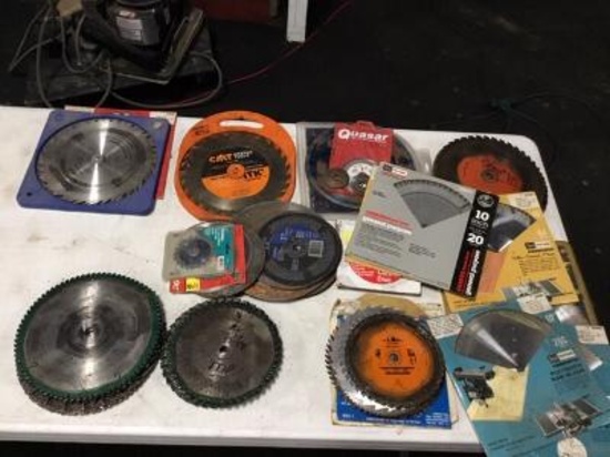 Assorted saw blades