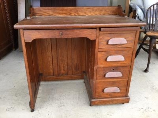 Oak Child's Desk