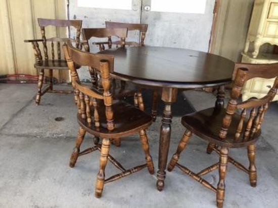 Table with 5 Chairs