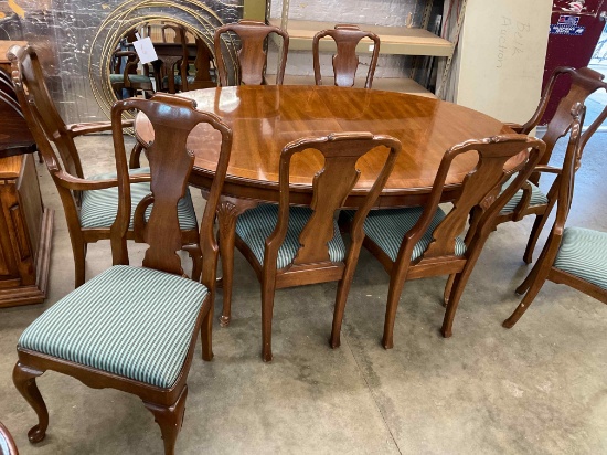 Henredon Table w/ 8 Chairs, 2 Leaves