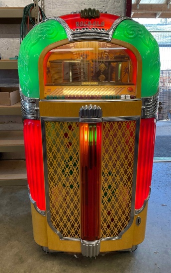 Juke Box, Antiques, Collectibles, Smalls (6936)