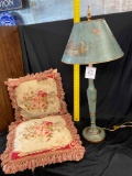 Lamp, 2 Pillows