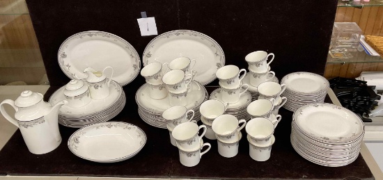Royal Doulton Winter Rose