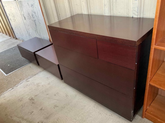 Contemporary Chest w/Low Profile Nightstands