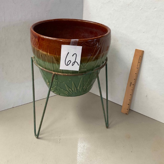 Planter w/Stand