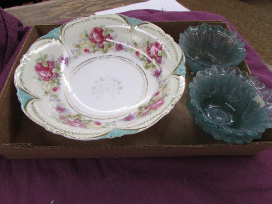 set of 3 small glass bowls. 1 large flower pattern bowl