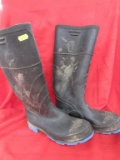 Size 9 Muck Boots, previously used