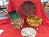 Assortment of 5 Baskets, by the piece x5