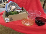 Box of Glassware, 4 lg bowls, 2 cups and more