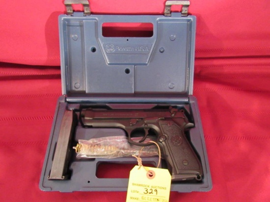 Beretta U.S.A. Model 92FS. 9mm Para. Semi-auto pistol. sn:BER287860Z