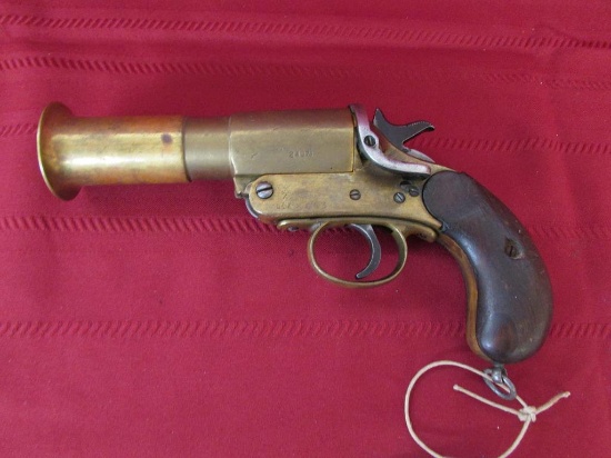 No. 1 Mk 5 Flare pistol. Aircraft 25mm.  With muzzle cone.