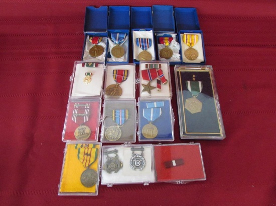 15 Military Medals. Campaign service WWI. Campaign service Korean