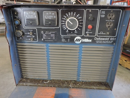 MILLER Deltaweld 651 - Constant Voltage DC Welding Source