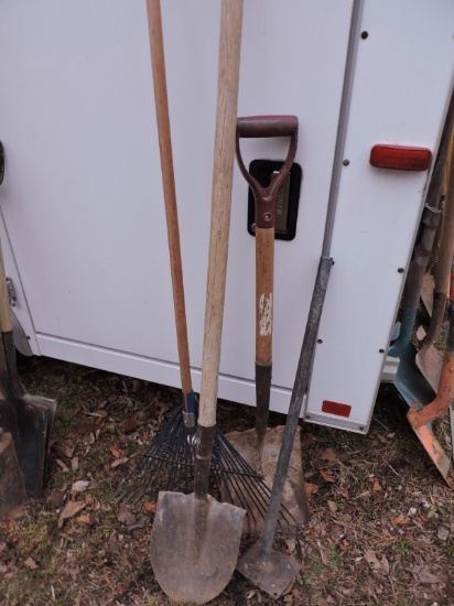 2 Shovels, Leaf Rake & Small Tamper