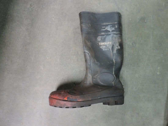 Approx FOUR (4) Pairs of Industrial Rubber Work Boots