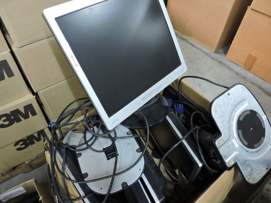 Case of FIVE (5) HP Computer Monitors