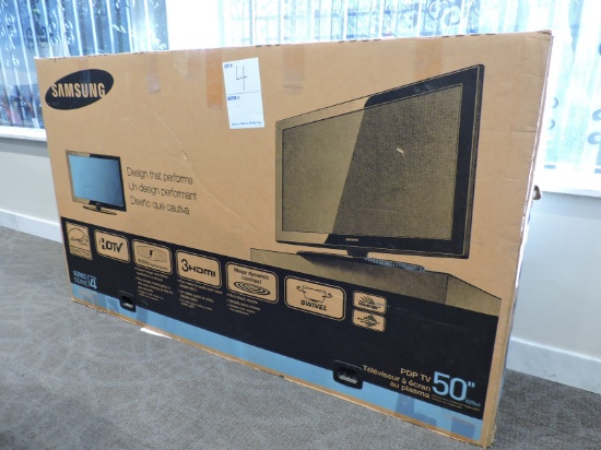 SAMSUNG 50" Plasma Series 4 - 450 Flat Screen TV / Monitor - HDMI  with Box & Remote