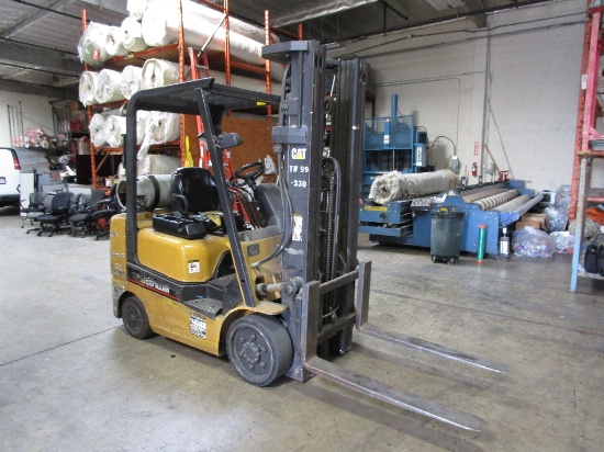 CATERPILLAR Forklift - Model: GC25K - LP GAS - 5000 LB Capacity - Fully Functional (except for side