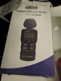 DR METER Brand - Digital LED LUX Meter - Model: LX1332B -in box
