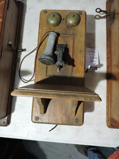 'The Country Belle' Model: 556 - Faux Telephone - Radio