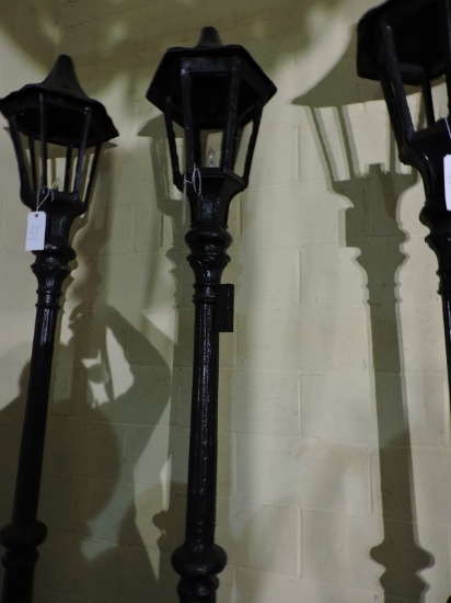 Single Light Lamp Post - Metal Constuction - Works! - Approx 106" Tall