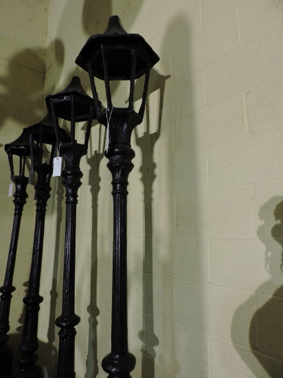 Single Light Lamp Post - Metal Constuction - Works! - Approx 106" Tall