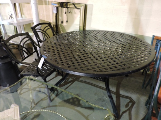 Metal Weave-Pattern Outdoor Table with 2 Matching Chairs