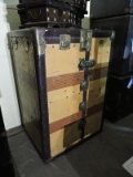 Large VINTAGE STEAMER TRUNK -- Approx 41