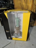 STATUE OF LIBERTY - ACTION ACCESSORY - Lights up / for Model Trains