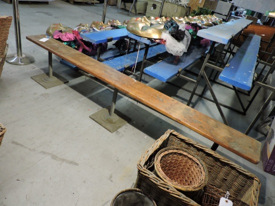 VINTAGE WOODEN LOCKER ROOM / ATHLETIC TEAM BENCH