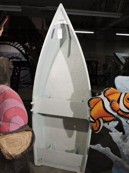 DINGHY / SMALL ROW BOAT - PROP / Not a functioning boat.