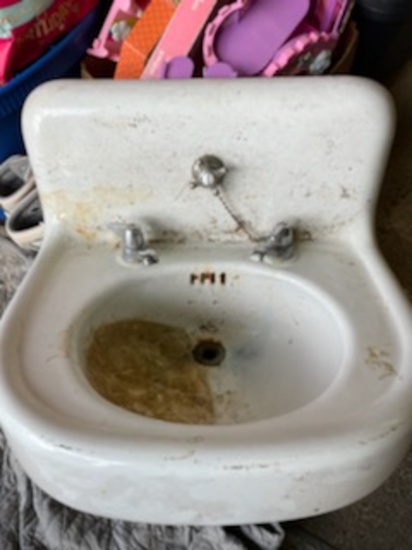 Antique Cast Iron / Porcelain Sink