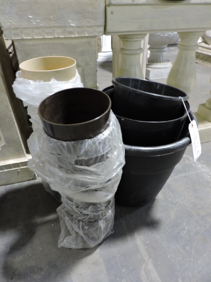 Gardening Supplies - Approx. 18 Pots