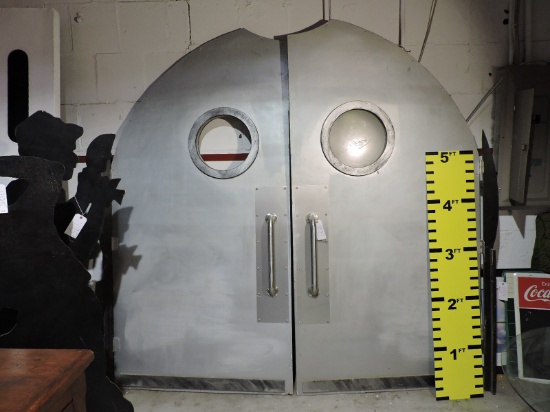 PROP - SPACE SHIP / LABORATORY DOUBLE DOORS