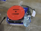 AC DELCO Retractable Cord Reel / 40-FT with Drop Light