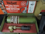 Bernz-o-Matic Leak Detector, Case, 2 Reactor Plates, Hose - NEW